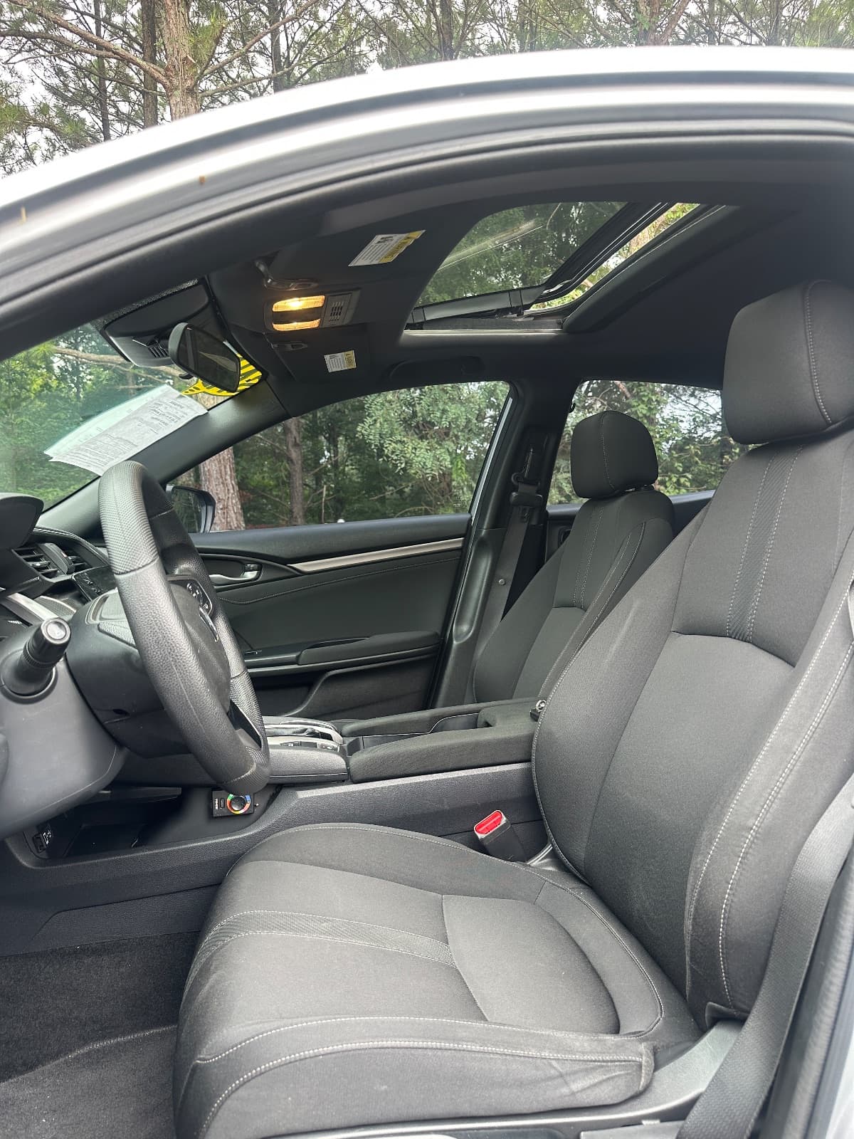 2019 Honda Civic Hatchback EX - Photo 19