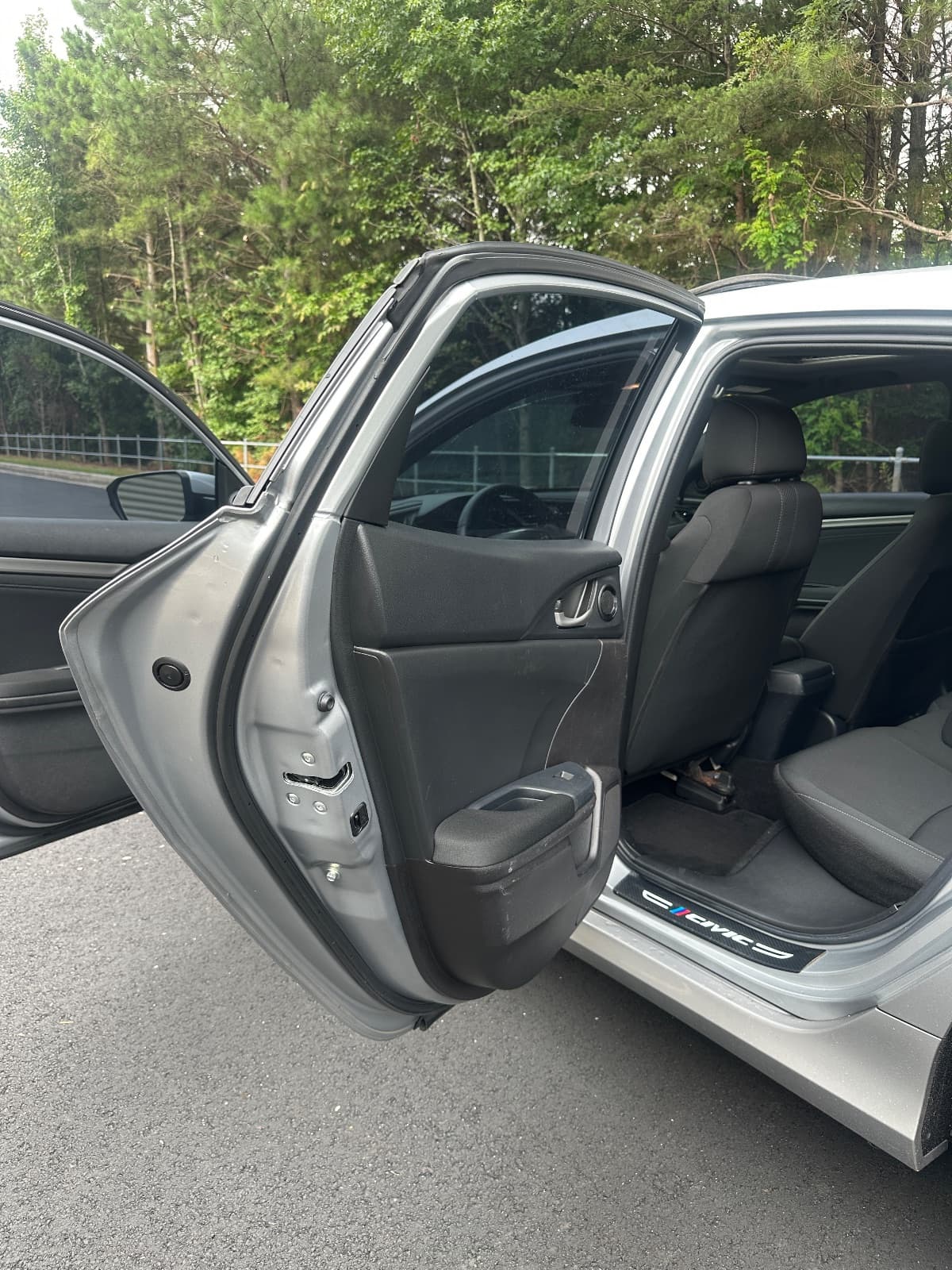 2019 Honda Civic Hatchback EX - Photo 20