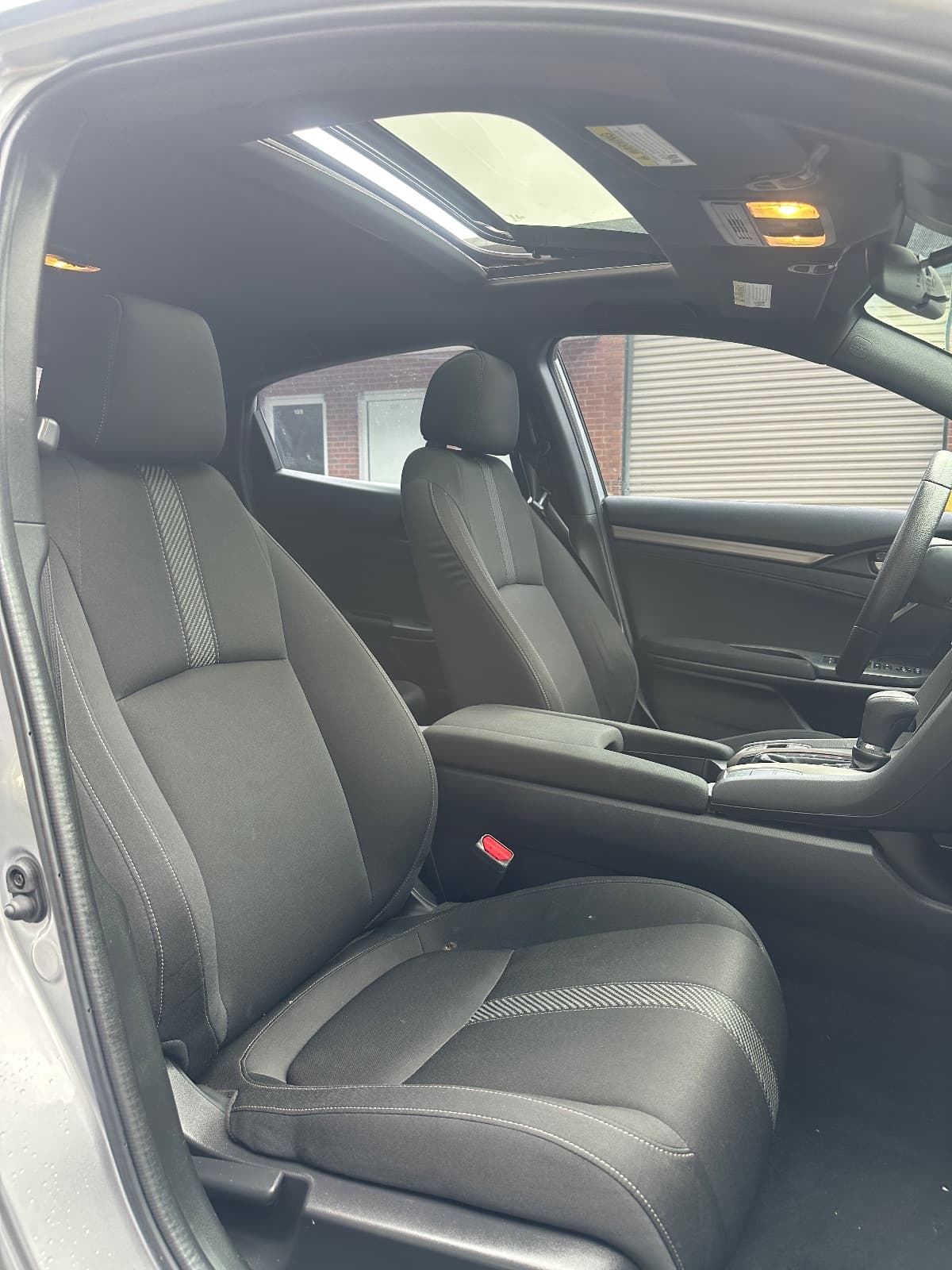 2019 Honda Civic Hatchback EX - Photo 29