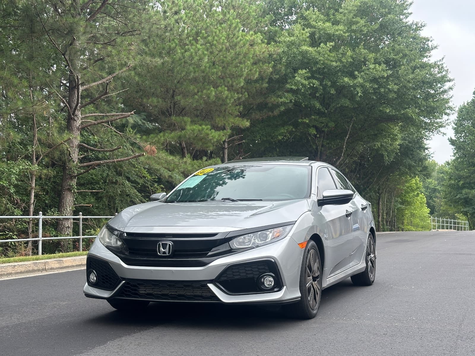 2019 Honda Civic Hatchback EX - Photo 16